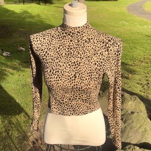 Brandy Melville Ribbed Crop  Excellent condition. 16 inch length-. Stretch